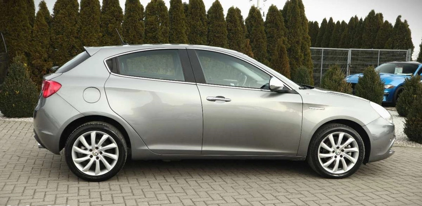 Alfa Romeo Giulietta cena 38900 przebieg: 106000, rok produkcji 2014 z Słupca małe 436
